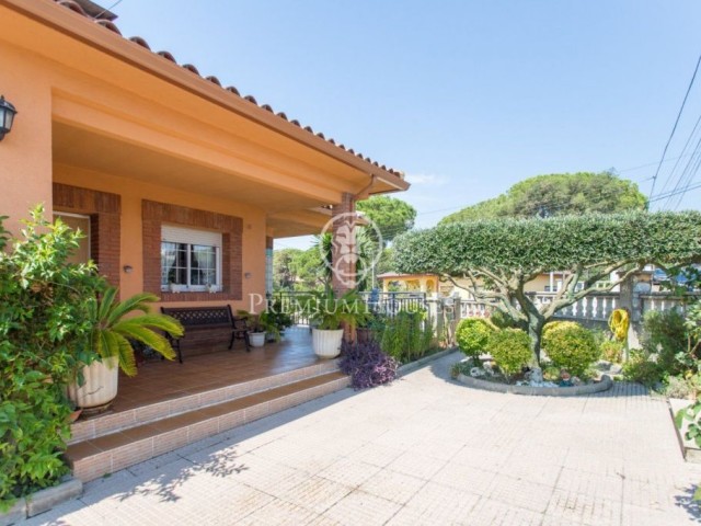 Casa en venta con dos viviendas en Fogars de la Selva
