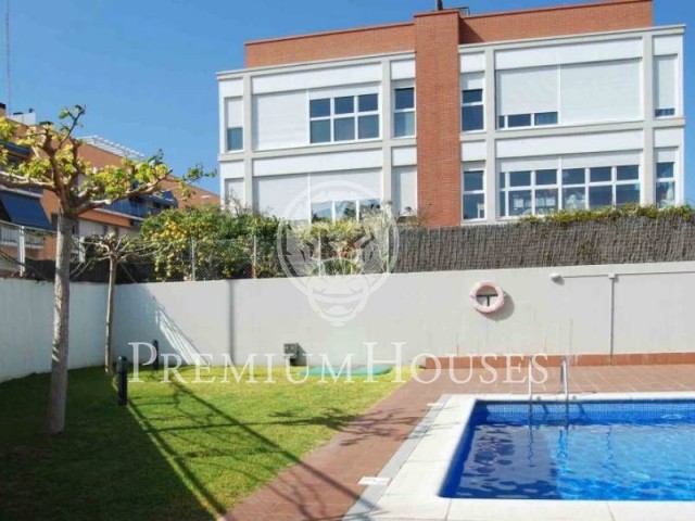 Baixos amb jardí a Pla de Montgat, Costa BCN