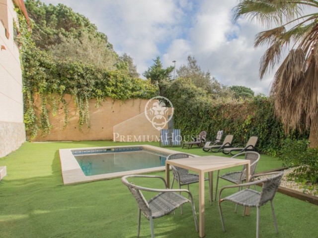 Casa en venda amb piscina i llicència turística a Lloret de Mar