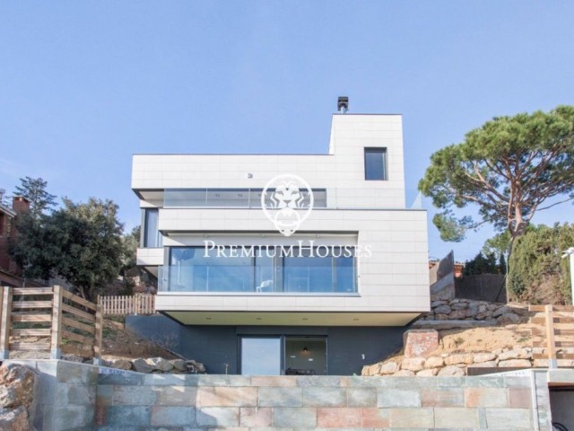 Casa eco-sostenible en venta con las mejores vistas en Alella