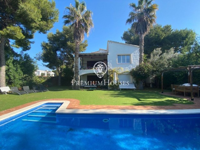 Bonita casa de estilo mediterraneo a la venta en Terramar, Sitges