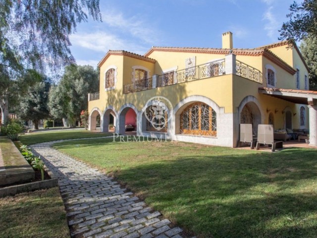 Extraordinària Mansió en venda a Cabrera de Mar