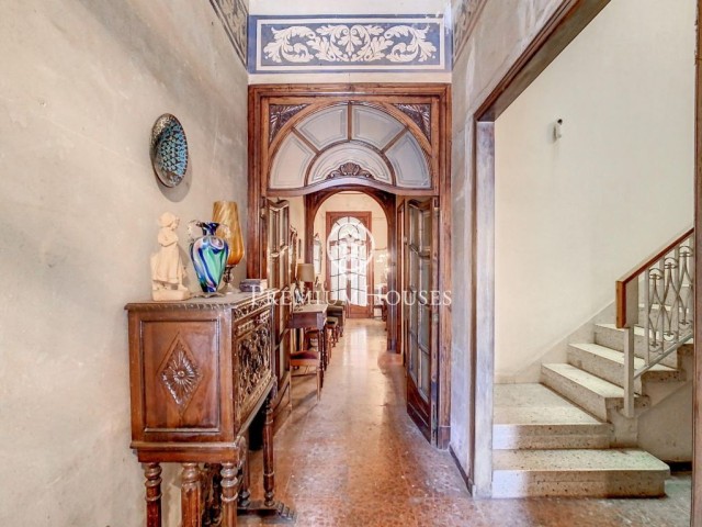 Exclusiva casa en venta para reformar en Mataró