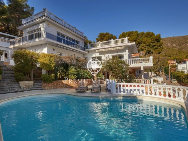 Casa independent recentment reformada a la venda en Bellamar, Castelldefels