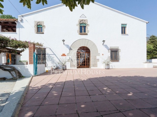 Masía  en venta en Premia de Dalt en el centro.