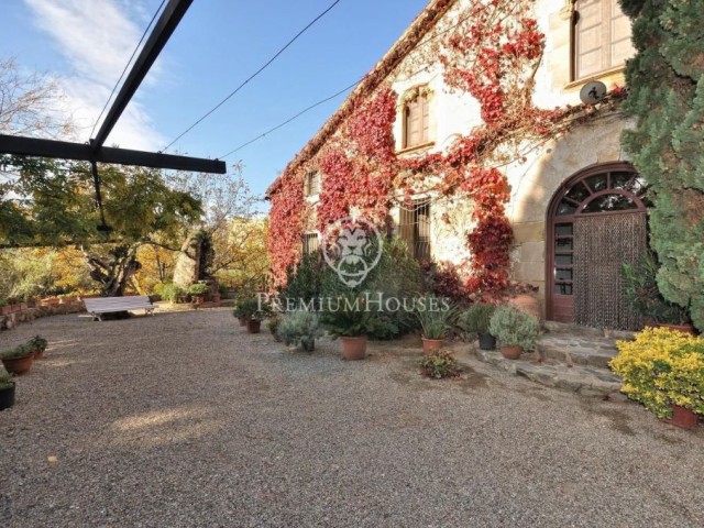 Preciosa masía del 1606, restaurada.