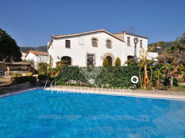 Masia en venda al centre de Cabrera de Mar - Costa Barcelona