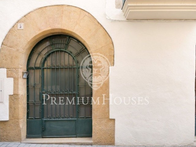 Casa de poble de 1920, totalment reformada, en venda a L