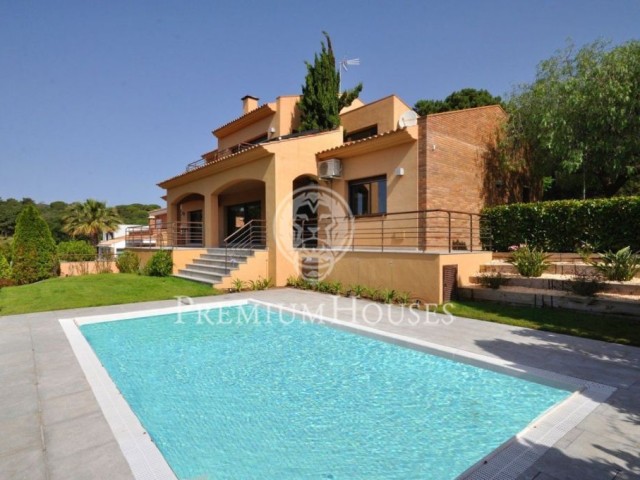 House to rent with swiming pool and views in Sant Pol