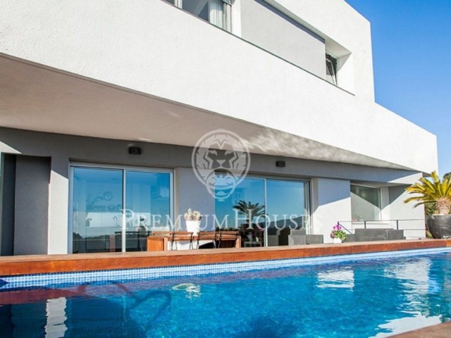 Hermosa casa en venta en Sant Andreu de Llavaneres con piscina e increíbles vistas