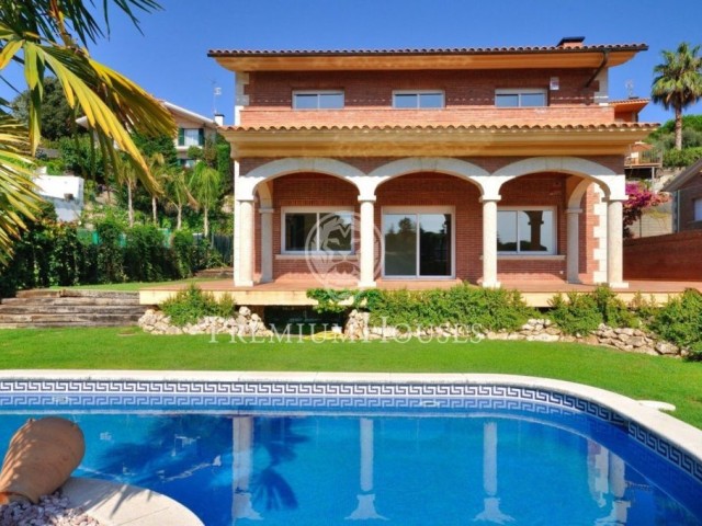 House for rent with pool in Sant Vicenç de Montalt