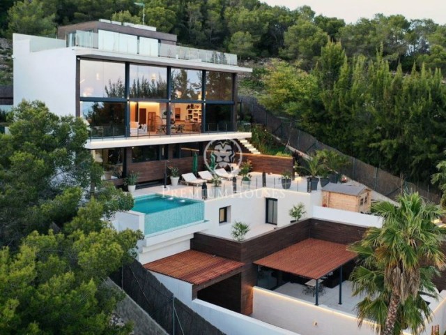 Spectacular design house for sale in Can Girona, Sitges