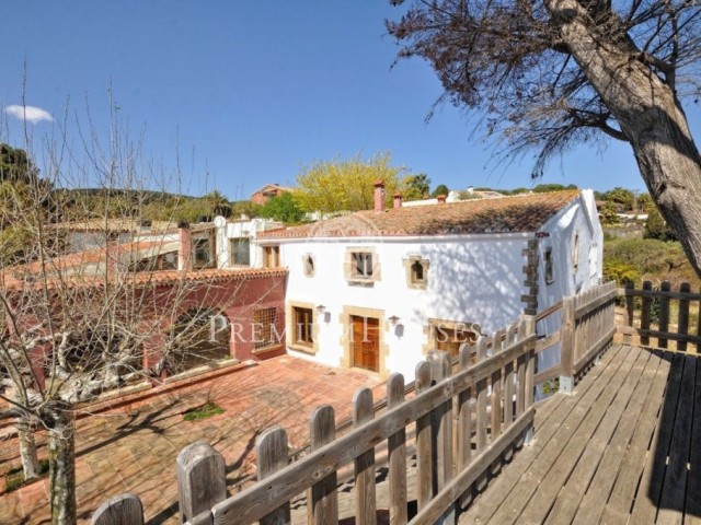 Finca for sale with wonderful panoramic views surrounded by nature in Sant Pol de Mar