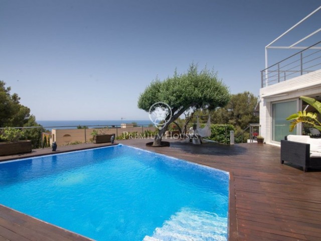 House with Seaviews and Swimming Pool in La Mora, Tarragona