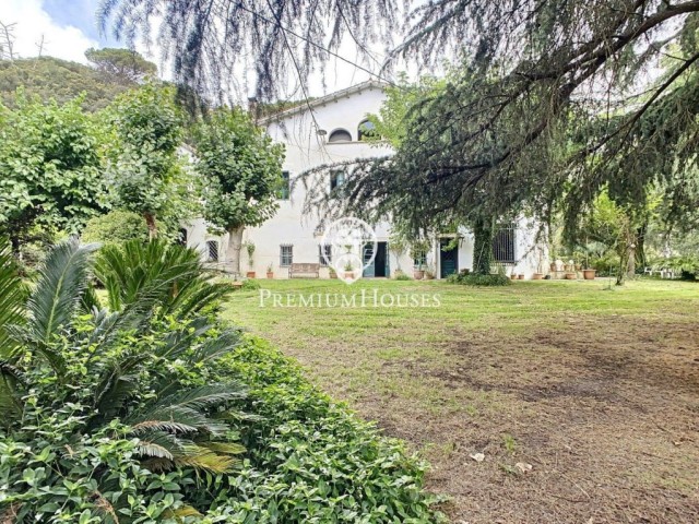 Spectacular country house for sale with DO Alella vines and 23 ha of land in Sant Cebrià de Vallalta
