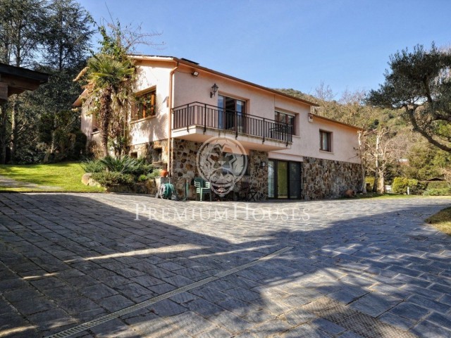Casa en venta en Vallromanes, un refugio en plena naturaleza