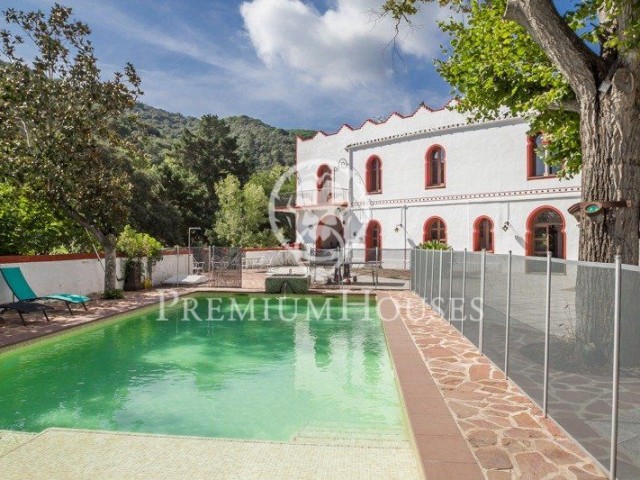 Rustic Villa surrounded by Nature, for sale in Arenys de Munt