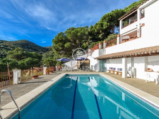 Casa en venda amb piscina i impressionants vistes a Alella
