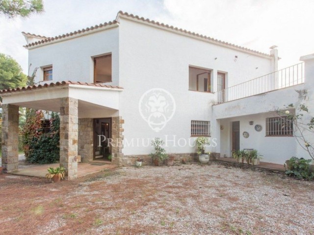 Casa en venta en terreno plano y con gran luminosidad en Sant Andreu de Llavaneres