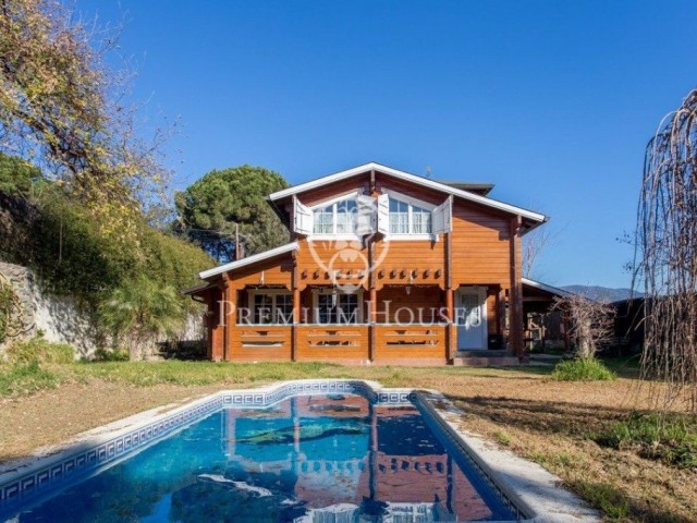 Casa en venta con piscina en Arenys de Munt