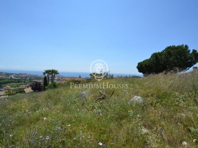 Spectacular flat plot with sea views in Alella