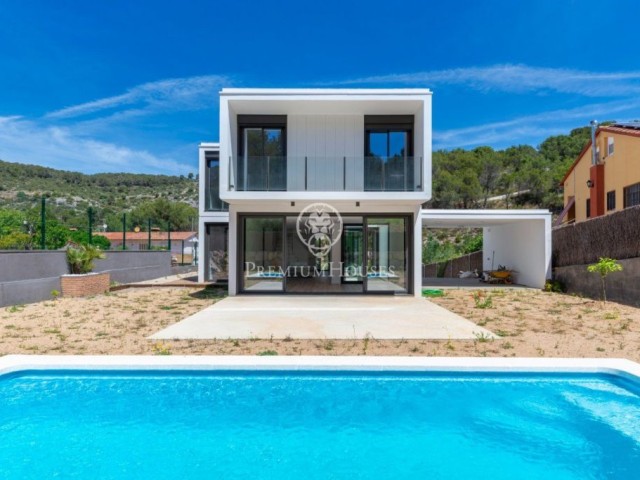 Designer Villa with Swimming Pool in Mas Alba