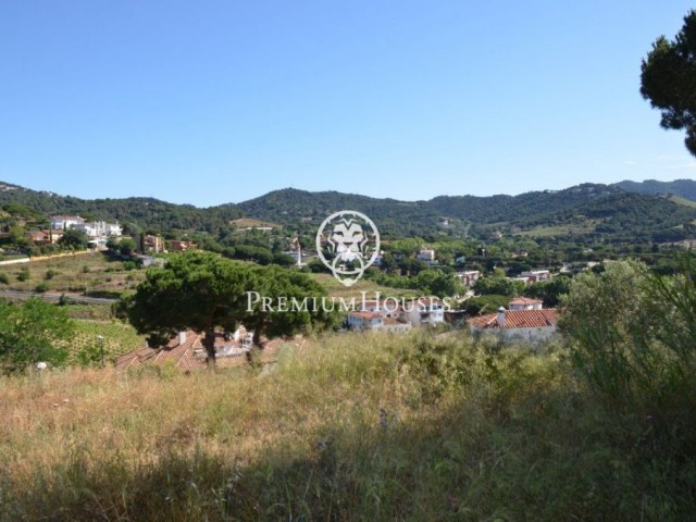 Plot with views in Alella
