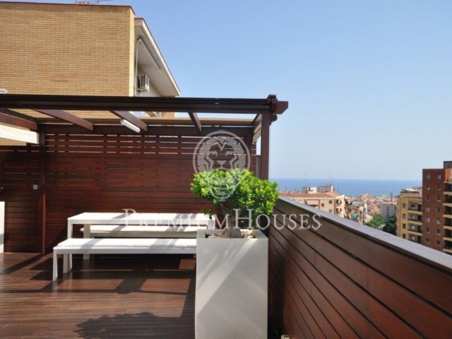 Centrally located duplex for sale, with a spectacular terrace with privacy and views.