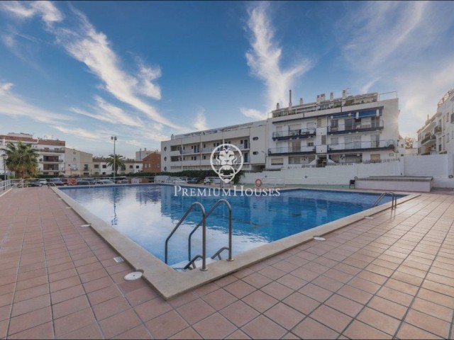 Apartment with pool in Sitges center