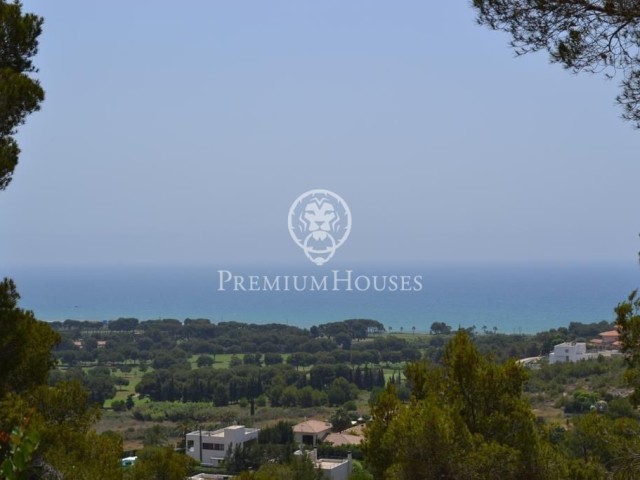 Plot for sale with sea views and project in Can Girona Sitges