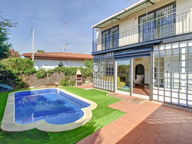 House for rent with pool in Alella