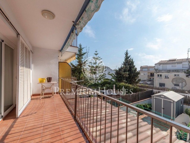 Large apartment with terrace for sale in central  Sitges