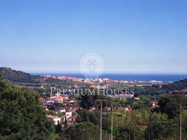 House for sale in Argentona. Wonderful views of the sea.